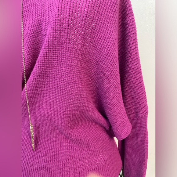 2 way purple top size S - Picture 7 of 8